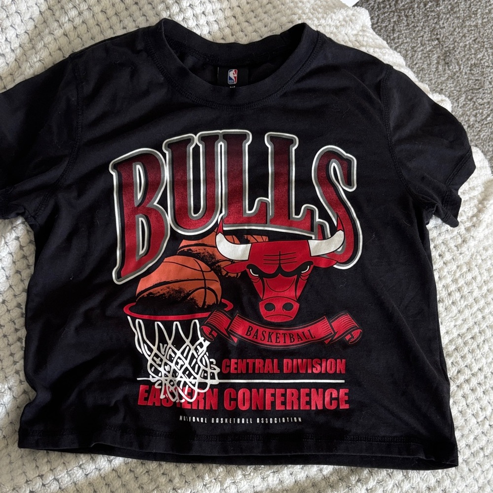 NBA Bulls Black and Red Short Sleeve Tee